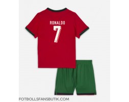 Portugal Cristiano Ronaldo #7 Replika Hemmatröja Barn EM 2024 Kortärmad (+ Korta byxor)